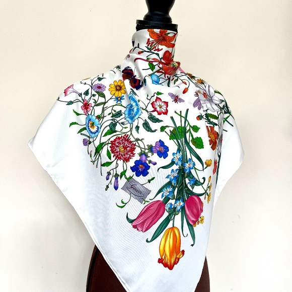 Display #1 New Gucci Scarf Iconic Flora Print White Silk Wrap - Picture 12 of 14